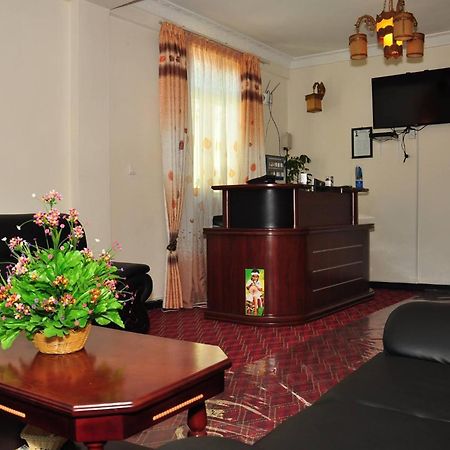 Keba Guest Inn Addis Abeba Buitenkant foto